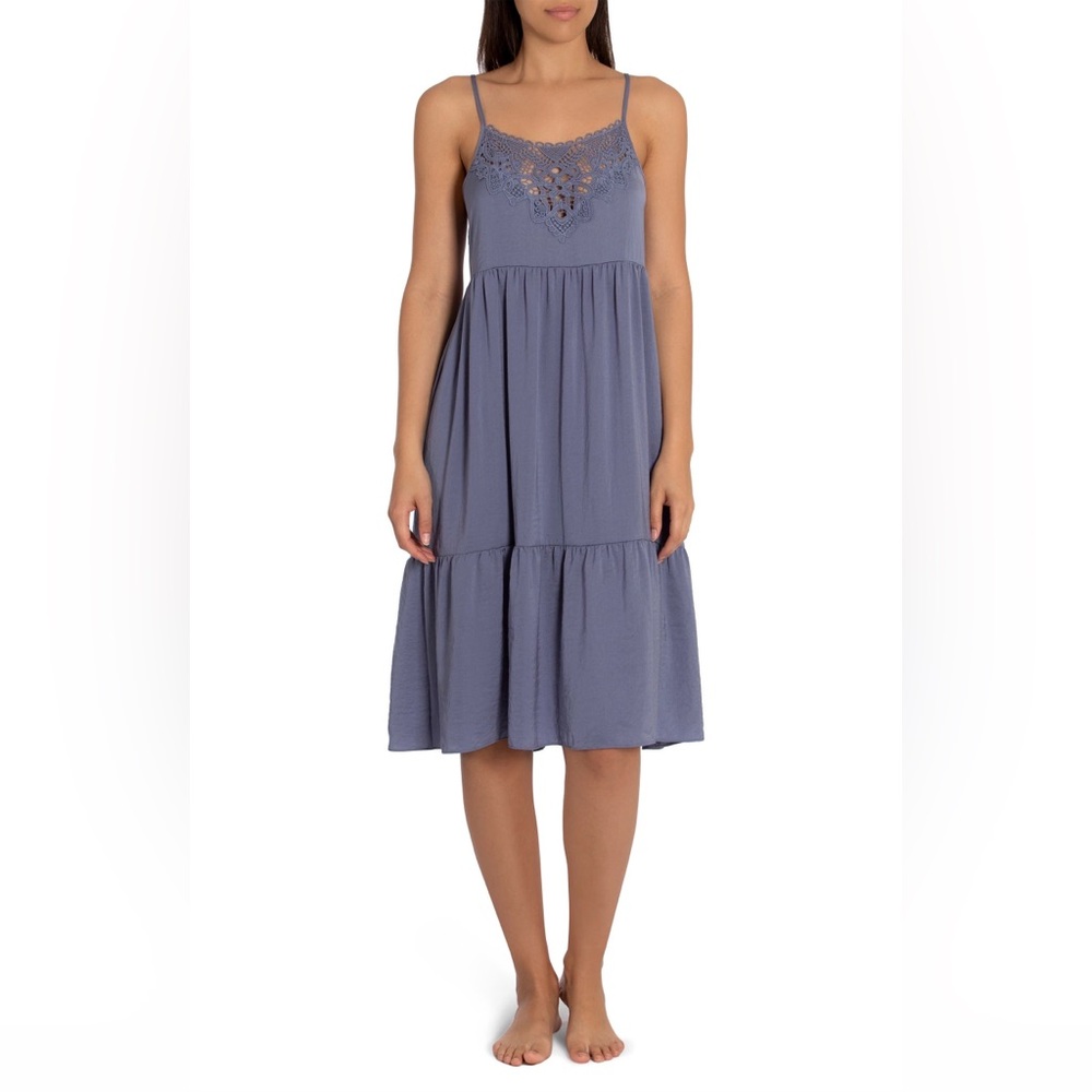 Only Sleeping Lace Trim Tiered Satin Chemise
In Bloom by Jonquil in Storm Blue
